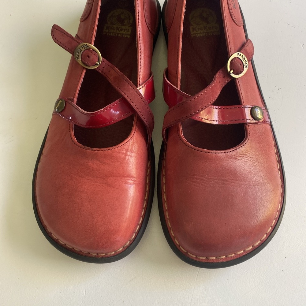Kickers Leather Mary Jane Buckle Shoe Red Flats EU 41 US 9 Comfort Walking - Picture 4 of 14